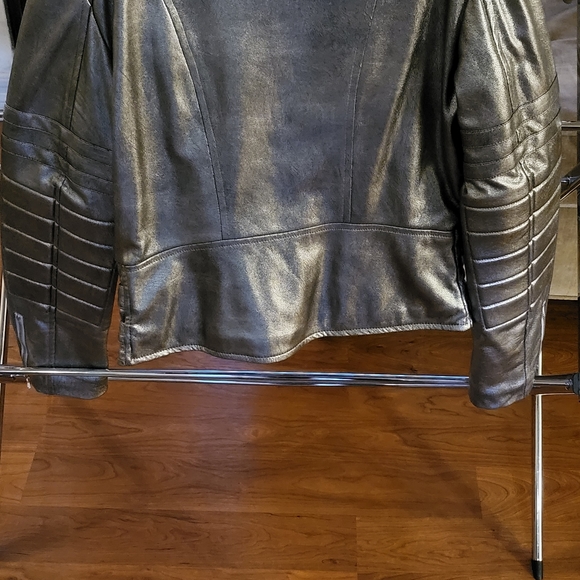 VALMAX - Silver Vegan Leather Motorcycle Jacket - Like New - Picture 4 of 5